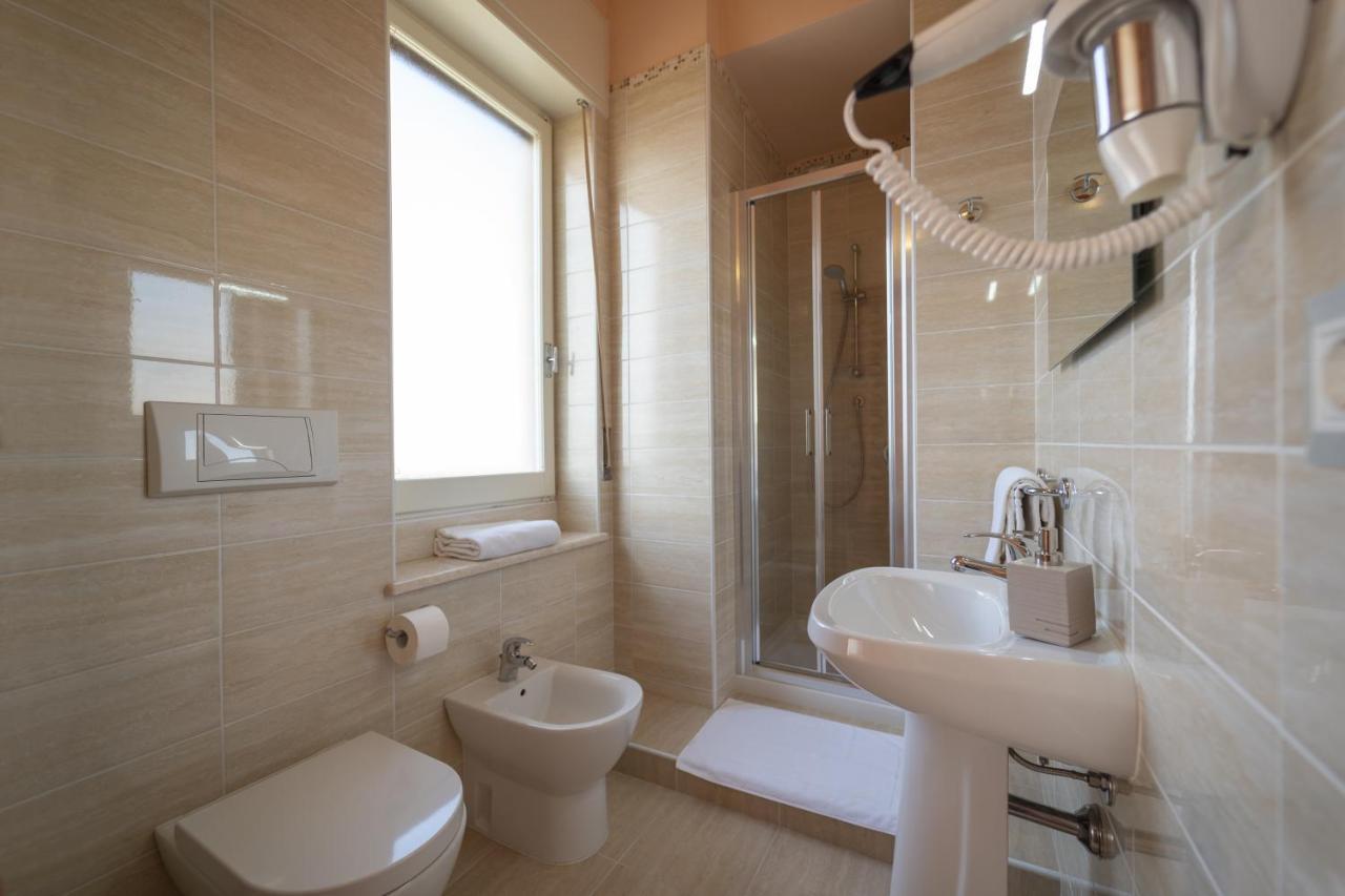 Boutique Rooms Carbonazzi 17 Cagliari Exterior foto